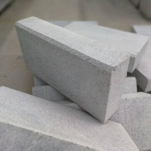 花岗岩异型石材的定制加工 从路牙石到挡车柱的全面应用